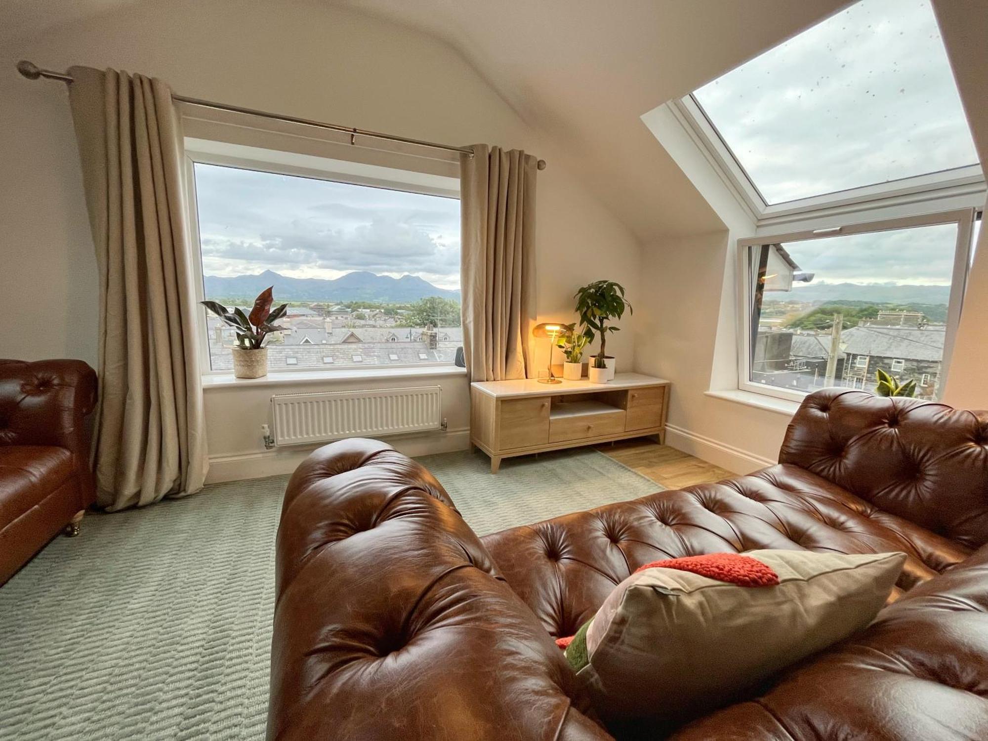Porthmadog, Sleeps 11, 5 Bedrooms, 5 Bathrooms, Mountain Views Exterior foto